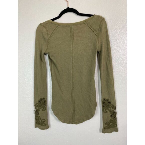 Free People Masquerade Cuff Thermal Sweater Size Small Olive Green Waffle Knit - Picture 8 of 15